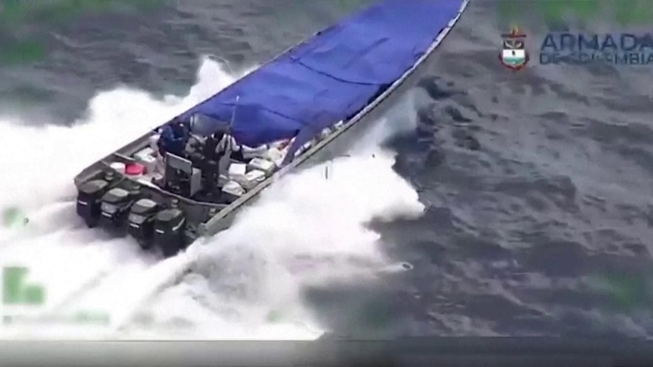 L'inseguimento a tutta velocità in mare che ha portato al sequestro di 100 milioni di dollari in cocaina