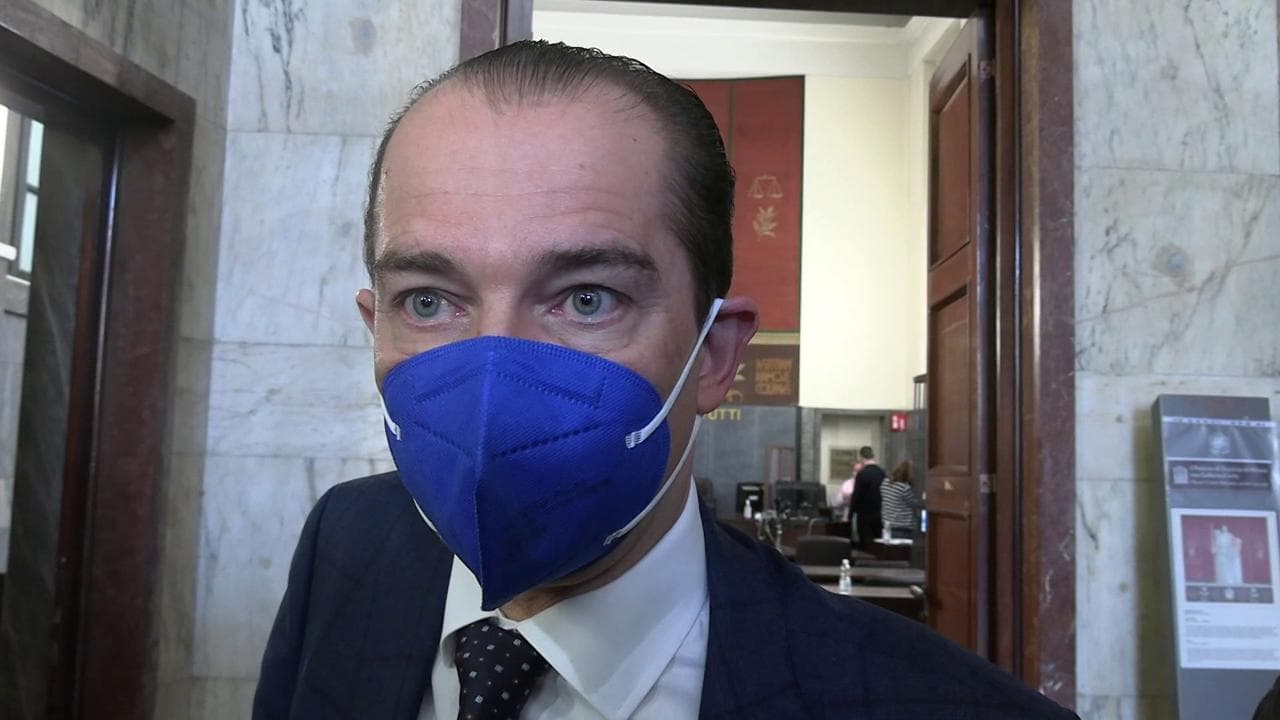 Ruby ter, legale Berlusconi: "Preoccupati per le sue condizioni, è un soggetto defedato"