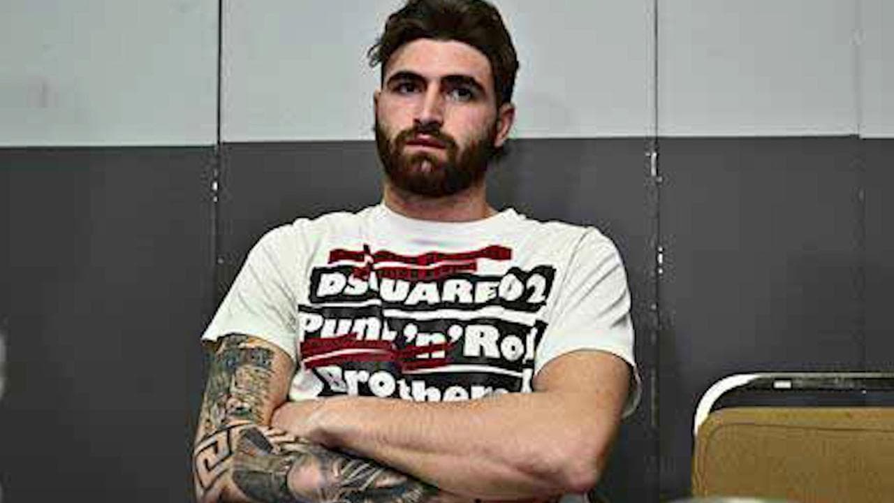 Bufera sul radiocronista Rai: al gol di Portanova, condannato per stupro, dice 'Non lo volevano in tanti, soprattutto le tifose. Il gol mette a tacere le polemiche”