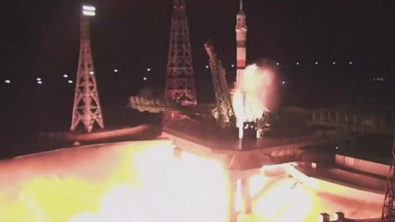 Spazio, lanciata la Soyuz Ms-24 con due russi e un'americana
