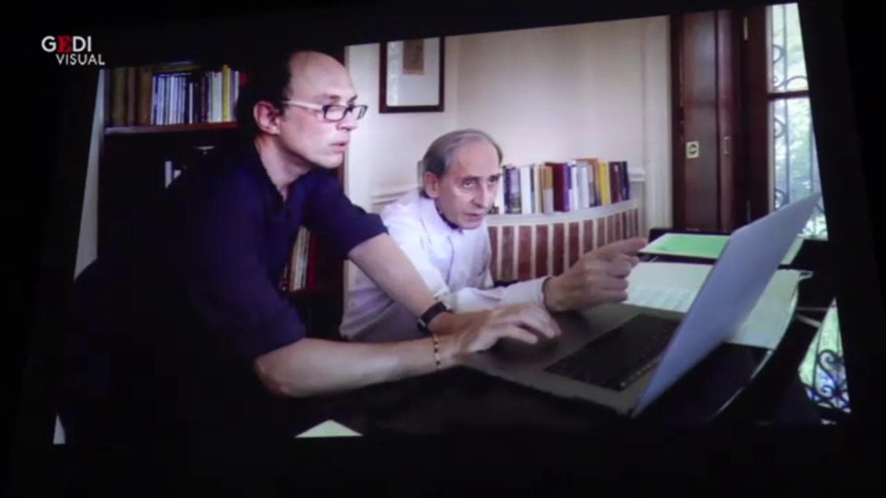 Addio a Franco Battiato, le ultime immagini pubbliche del maestro al lavoro