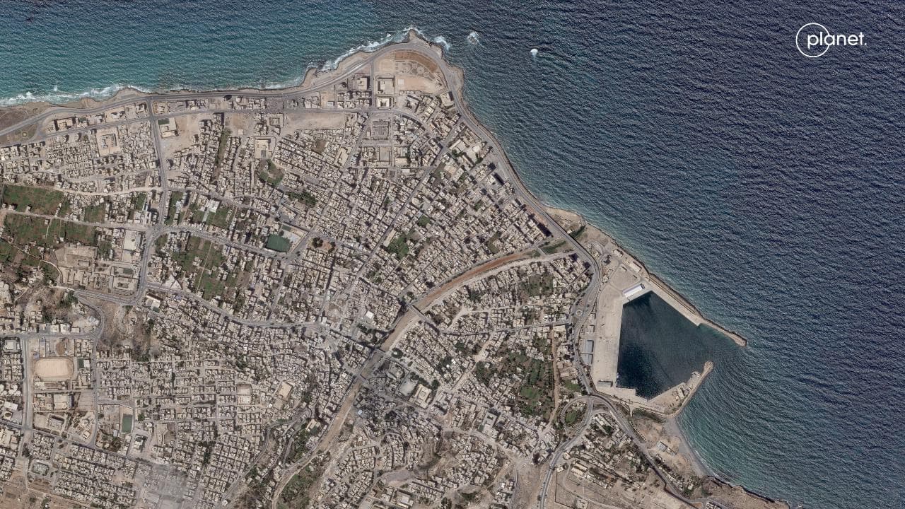 Libia, l'entità del disastro a Derna mostrato dal satellite: le immagini prima e dopo l'alluvione