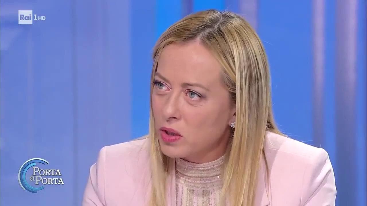 La battuta di Giorgia Meloni a 'Porta a Porta': "Vita privata? What vita privata?"