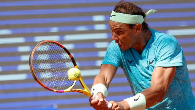 Berrettini batte Tsitsipas e vola in finale a Gstaad. Nadal infinito, vince ancora in Svezia