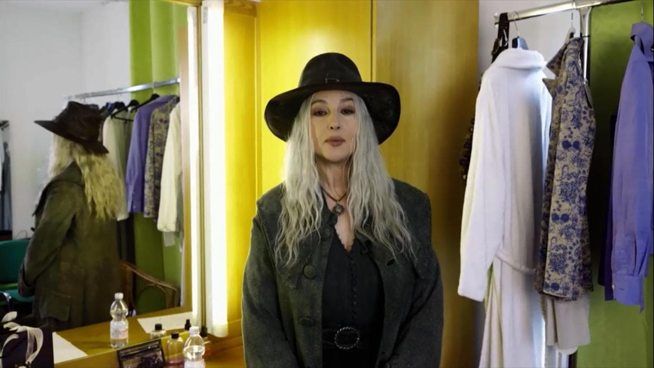 David 2021, Monica Bellucci bionda e la battuta di Geppi Cucciari: "Un saluto a Ivana Spagna"