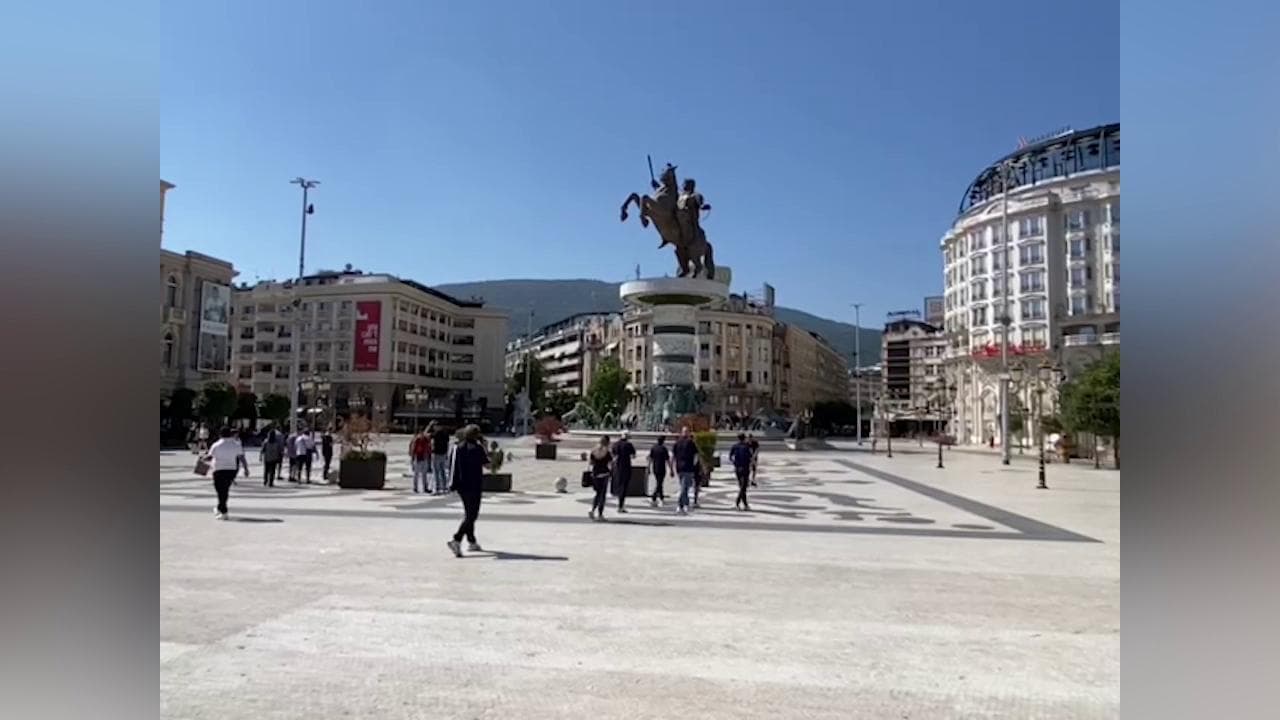 Macedonia del Nord-Italia: tra le mille statue di Skopje manca solo Goran Pandev