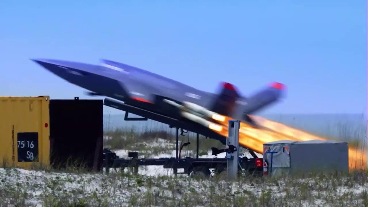 L'arma studiata dagli Usa per combattere nemici come la Cina: è il jet Valkyrie guidato dall'IA