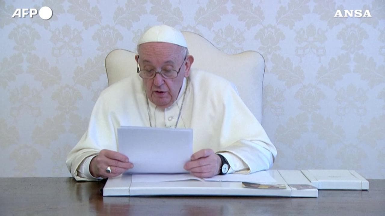 Vaccini, Papa Francesco: "Sospendere i brevetti. L'accesso sia per tutti"