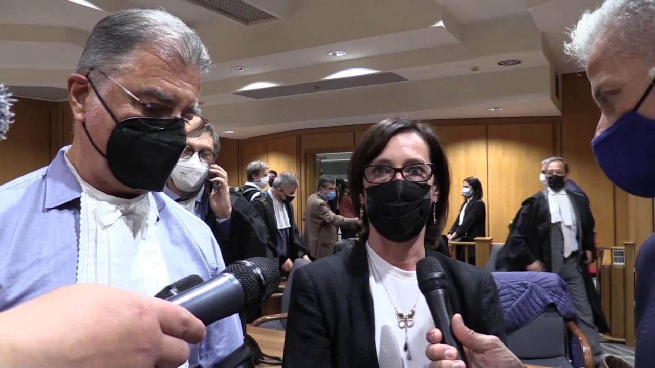 Cucchi, la sorella Ilaria: "Mi sembra impossibile, mi tremano le gambe: la giustizia esiste"