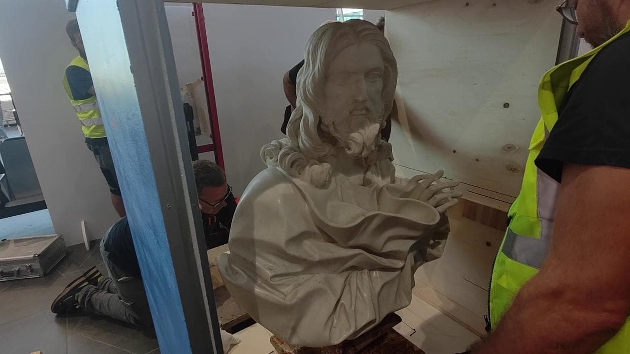Il "Salvator Mundi" di Bernini lascia Fiumicino