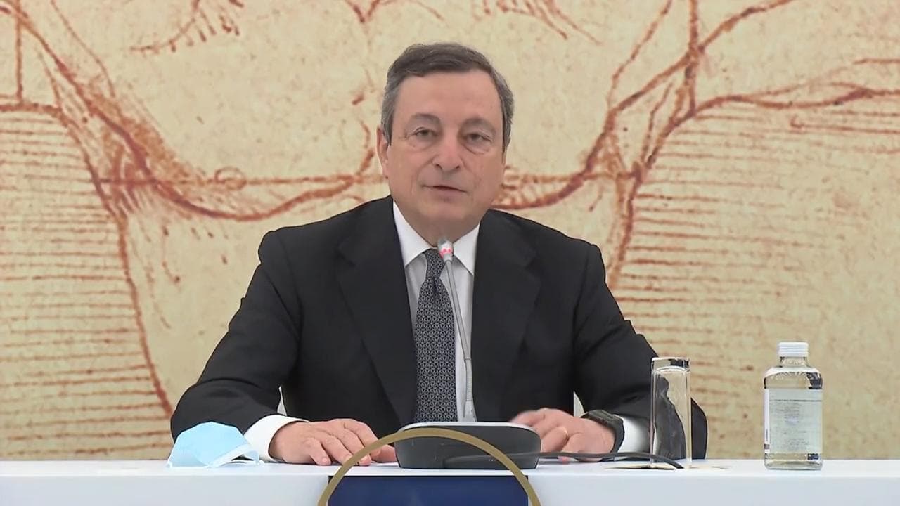 Turismo, Draghi: ''Green Pass attivo dalla seconda metà di maggio per i viaggi in Italia''
