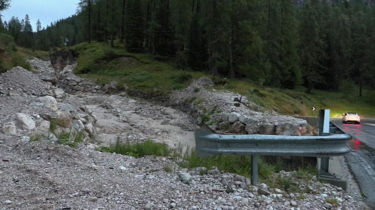 Cortina, forti piogge ad alta quota: il torrente ingrossato