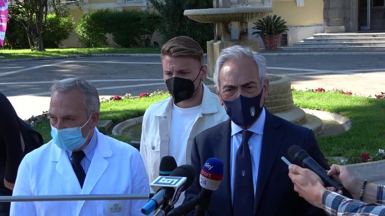 Europei, i calciatori della Nazionale si vaccinano allo Spallanzani, Immobile: "Diamo l'esempio, vaccinazione è importante"