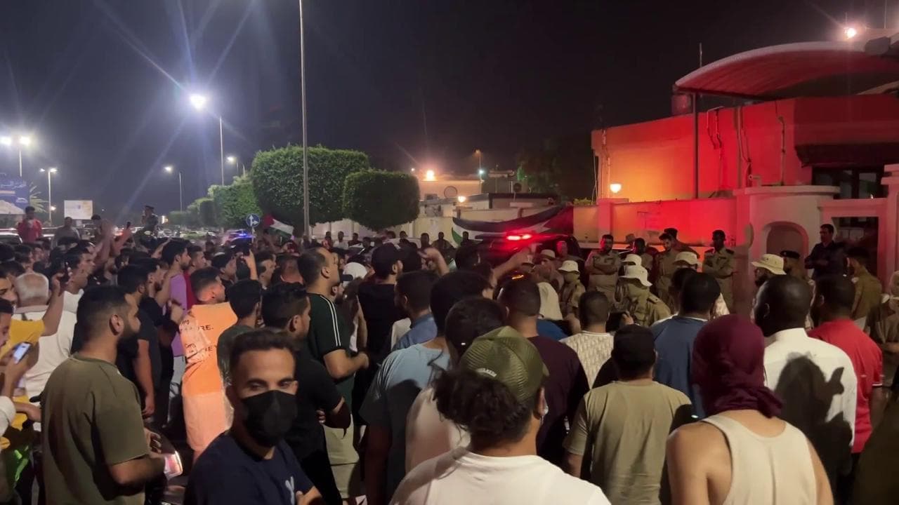 Libia, proteste a Tripoli per l'incontro tra la Ministra degli Esteri e il suo omologo israeliano