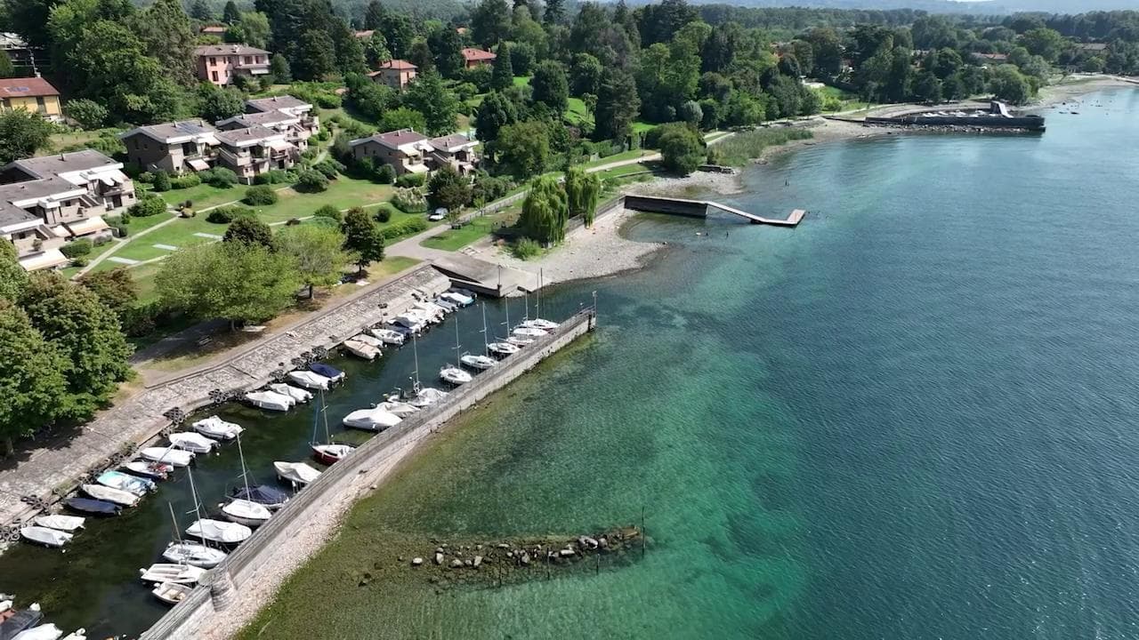 Siccità, allarme Lago Maggiore navigazione a rischio: le immagini dal drone