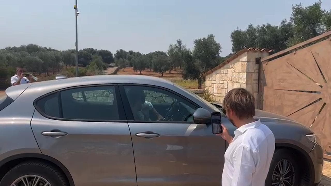La vacanza blindata di Meloni in Puglia alla masseria Beneficio