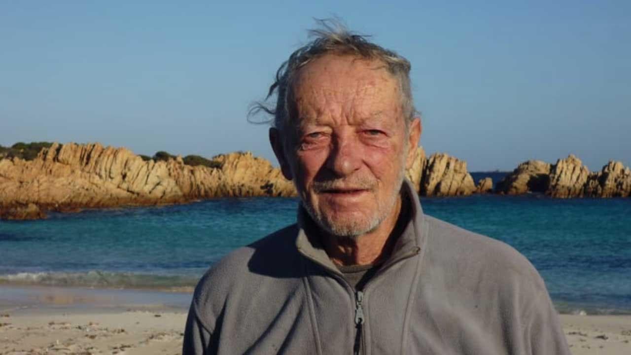 Sardegna, il custode lascia l'isola di Budelli dopo 32 anni: "È natura pura, mi mancherà"