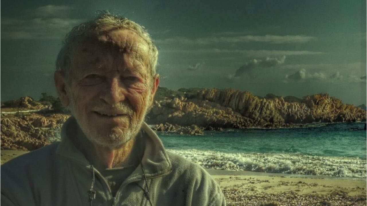 Budelli, il custode lascia l'isola dopo 32 anni: "Spero che la proteggano come ho fatto io"