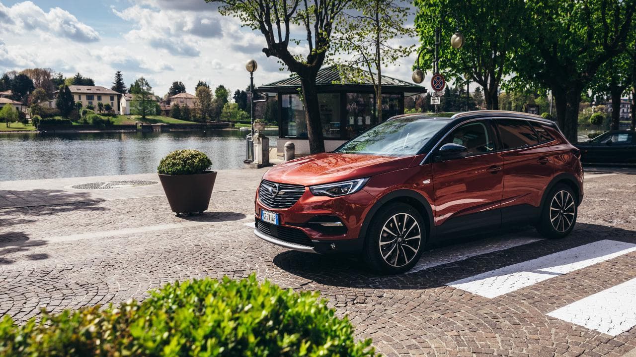 Fascino 4x4 per la Opel Grandland X ibrida