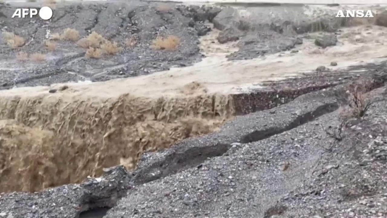 Usa, inondazioni in California: chiuso il parco nazionale della Death Valley
