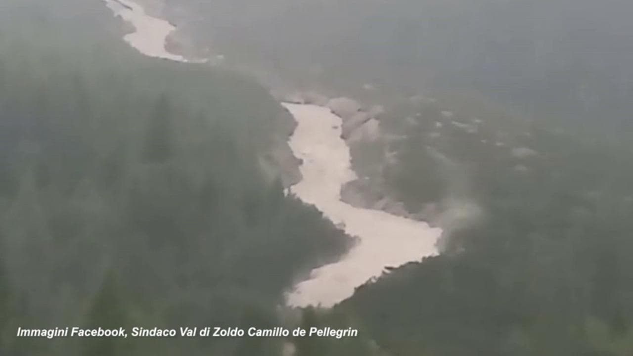 Nubifragio sulle Dolomiti bellunesi: colata di sassi e fango in val di Zoldo