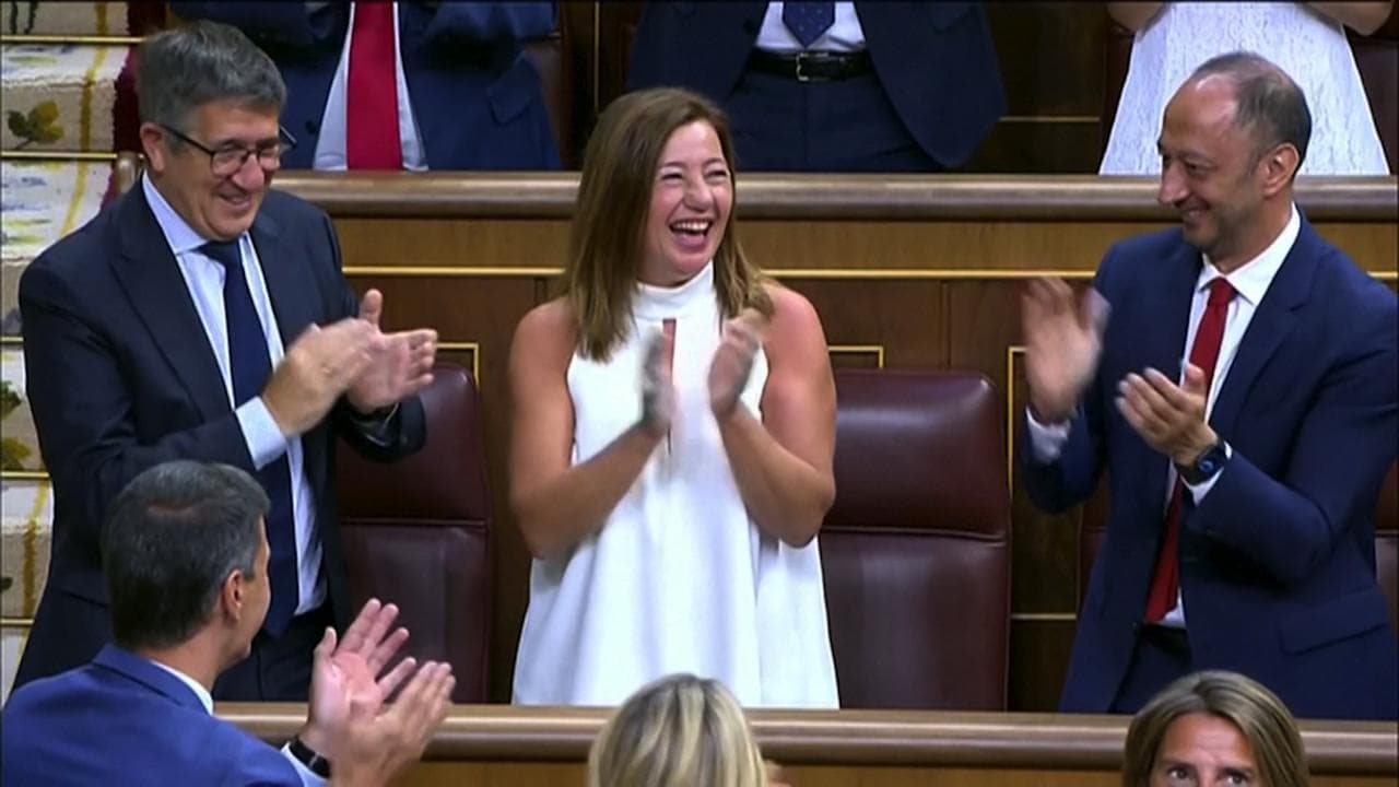 Spagna, la socialista Armengol eletta presidente del Parlamento