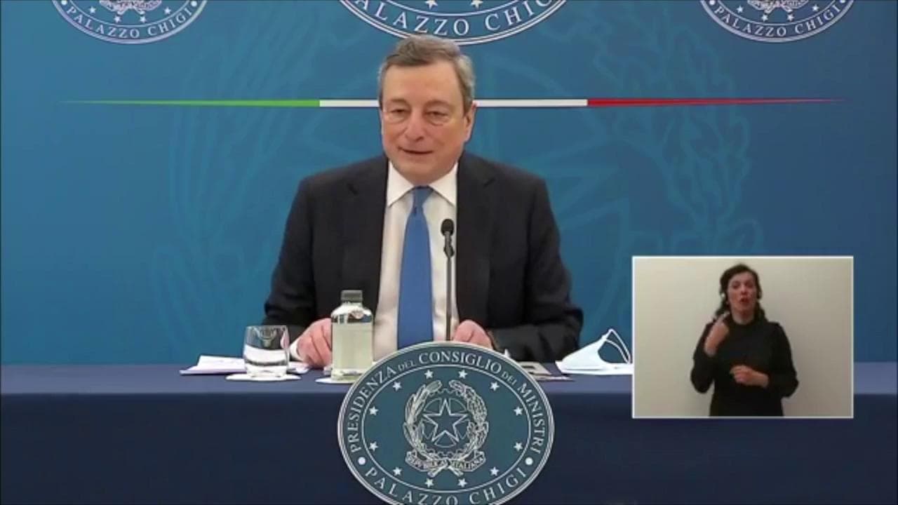 Draghi: "Critiche a Speranza né fondate né giustificate. Atmosfera nel governo è eccellente"