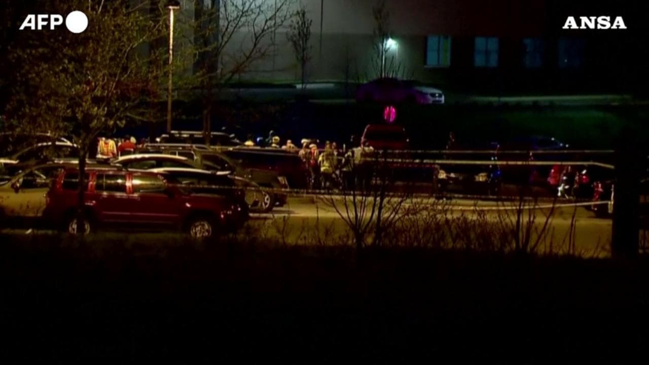 Stati Uniti, Indianapolis: sparatoria in un deposito Fedex, almeno otto morti