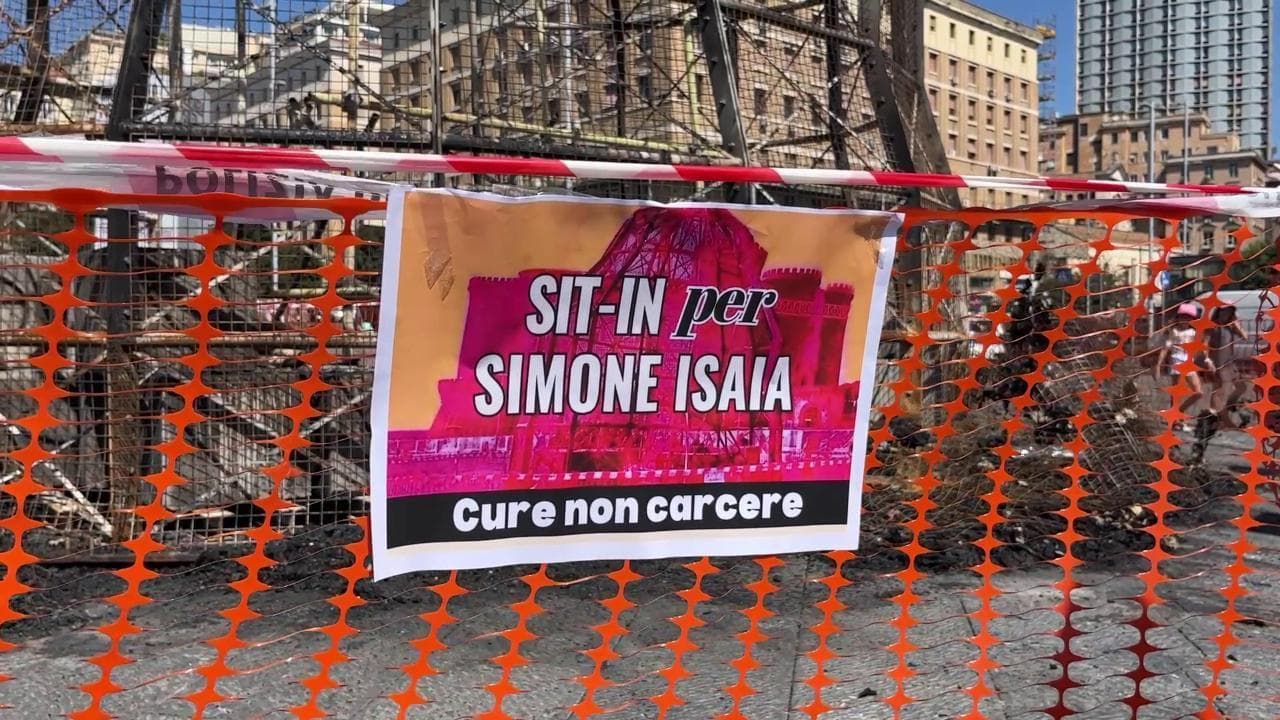 Venere degli stracci: il sit in per il clochard Simone