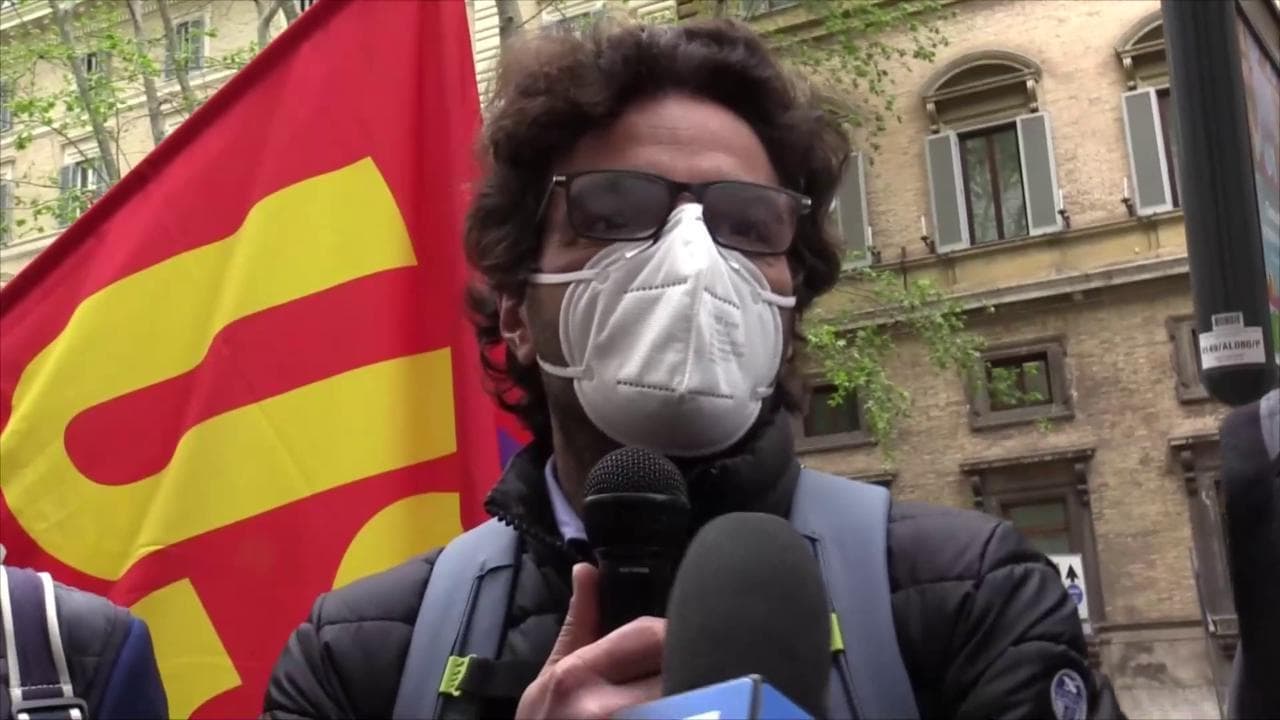 Ex Ilva, Orlando riceve il lavoratore licenziato per il post su Fb, Cristello: "Voglio il mio lavoro"