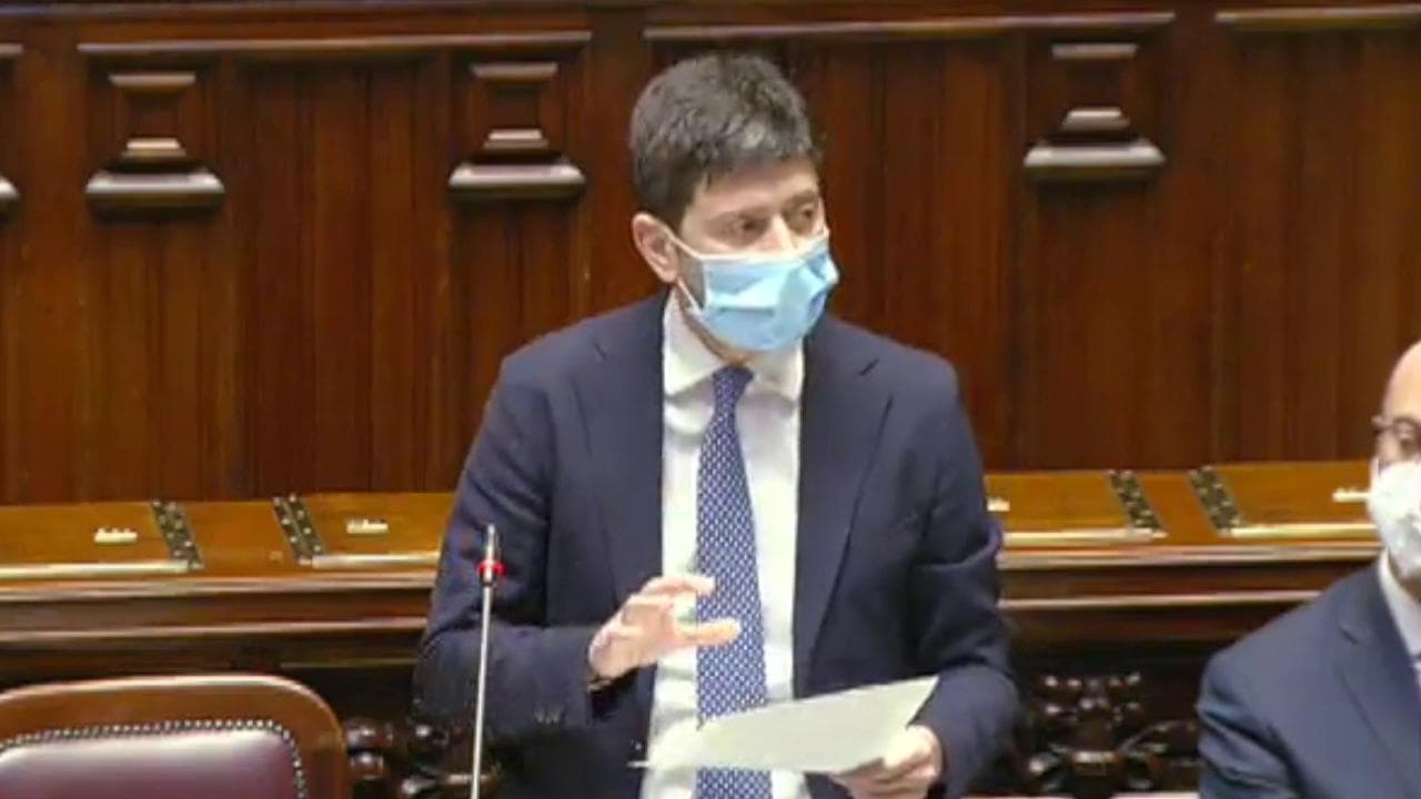 Coronavirus, Speranza: "Misure troppo severe? 41% terapie intensive occupate. Serve unità"