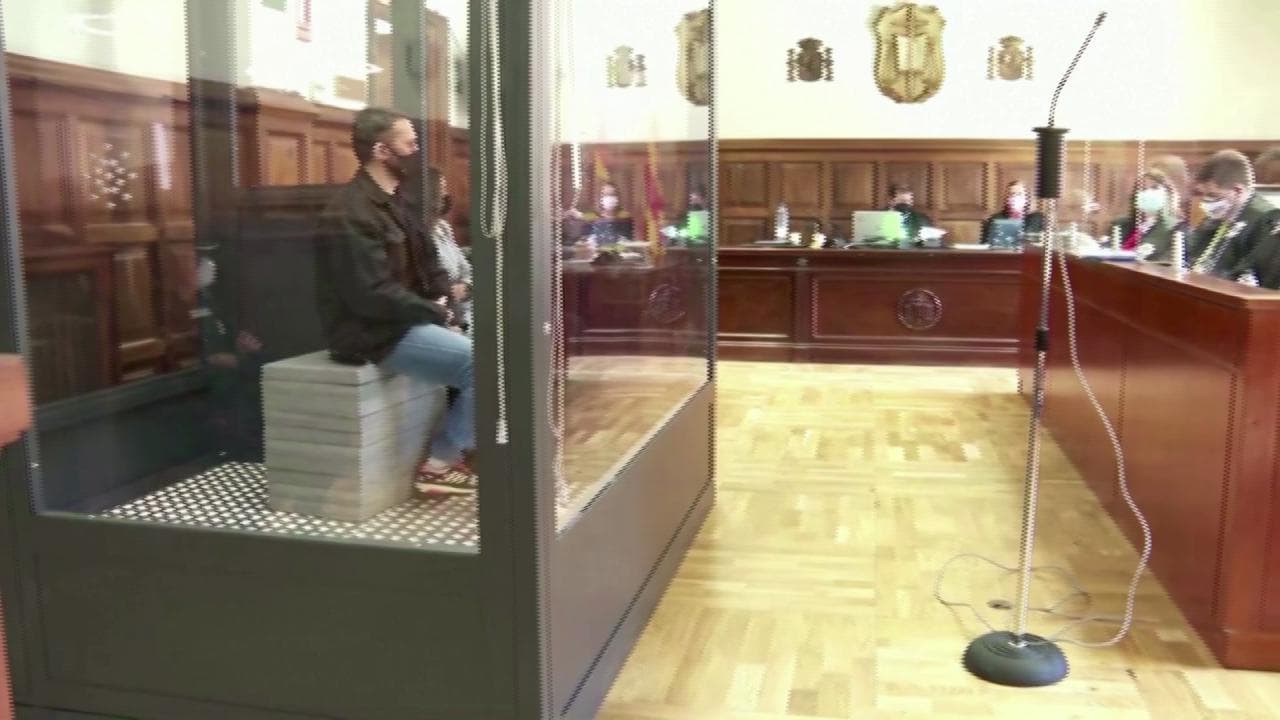 Spagna, Igor il Russo in tribunale nella cella di vetro: inizia il processo