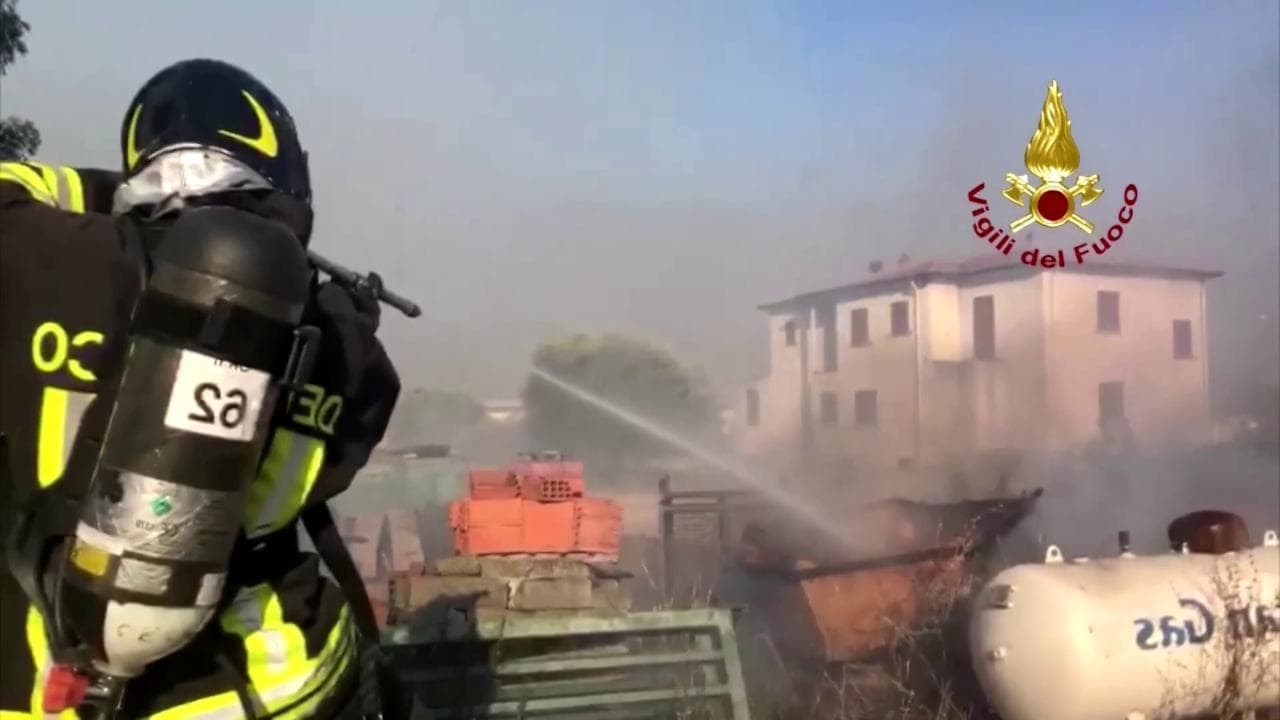 Brucia la Sardegna, i Canadair arrivano a Posada: la lotta contro le fiamme