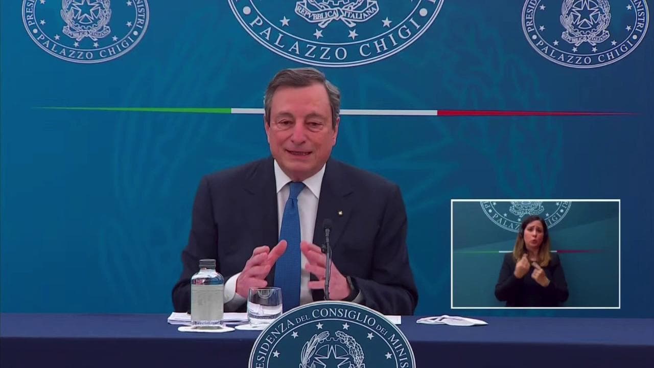 Riaperture, Draghi: "Non c'è una data, valuteremo i contagi. Siamo pronti ad accogliere i turisti con certificato vaccinale"