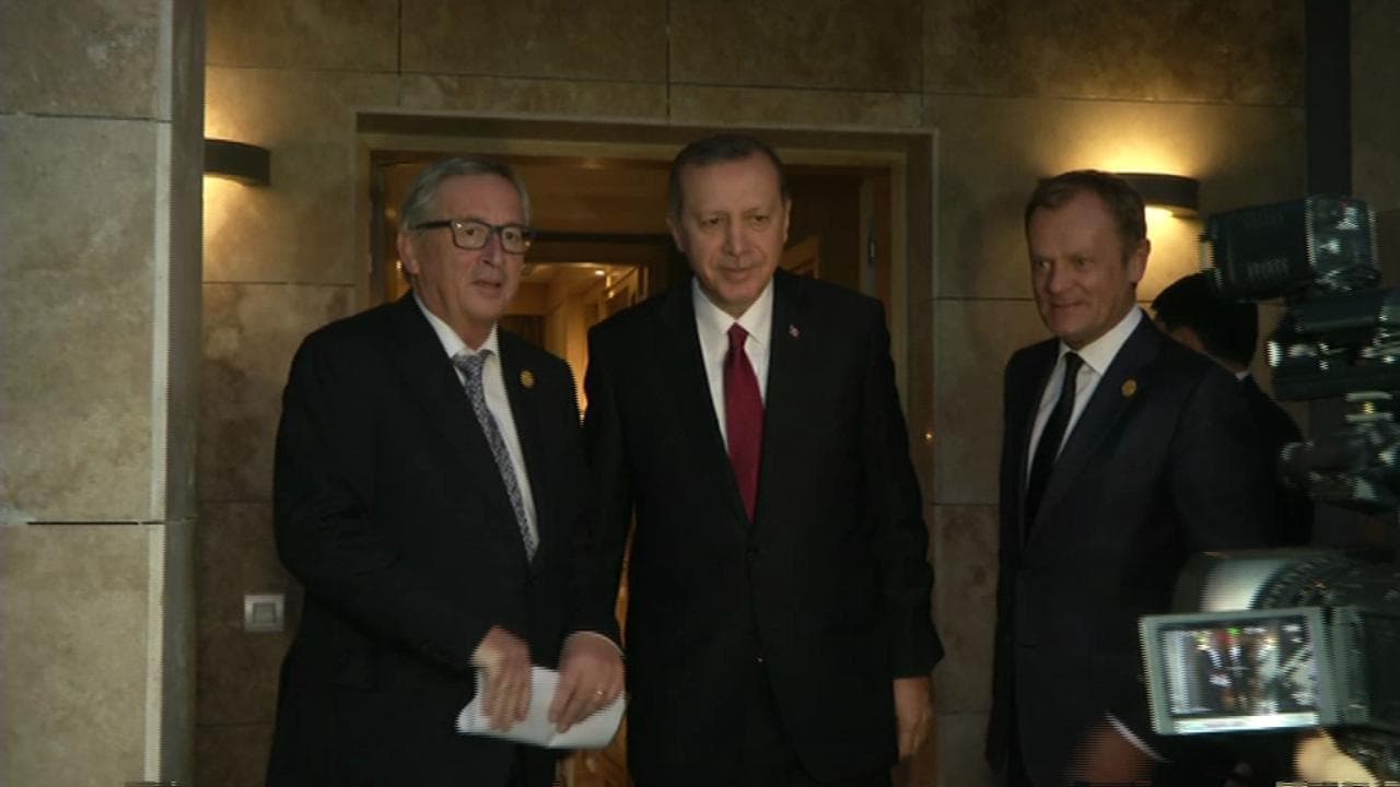 Sofa-gate, quando nel 2015 Erdogan incontrò Junker e lo fece sedere vicino a lui