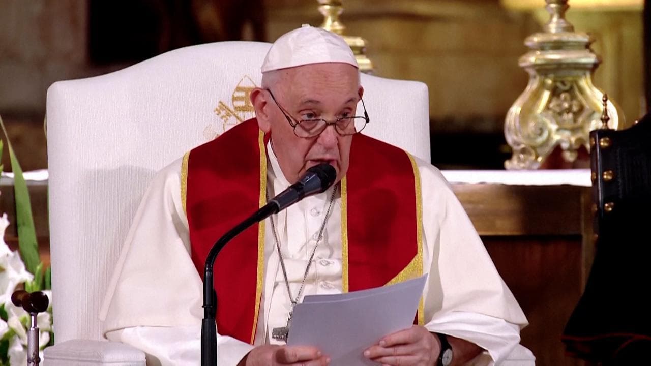 Papa Francesco: "Scandali deturpano il volto della Chiesa. Dolore delle vittime sempre da ascoltare"