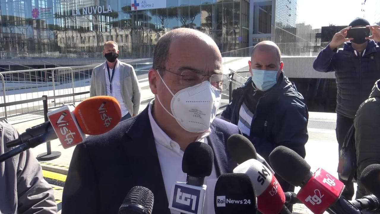 Vaccini, Zingaretti: "Con più dosi nel Lazio potremmo triplicare le somministrazioni"