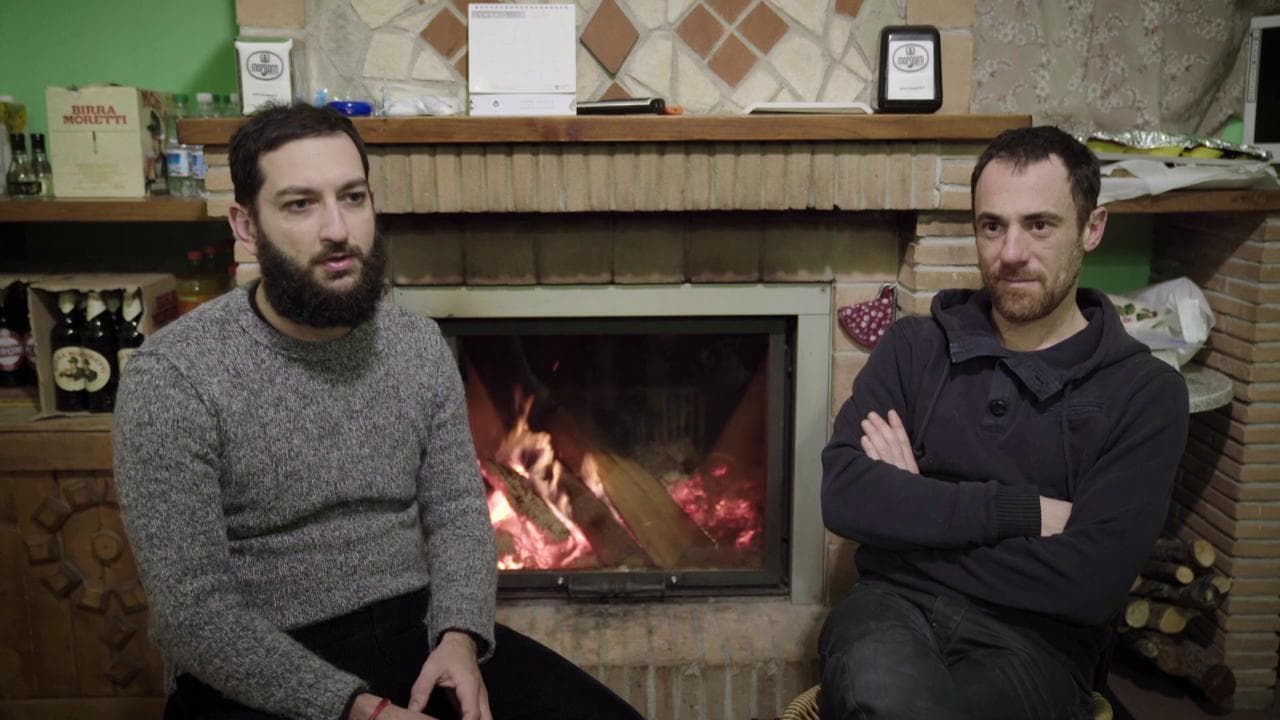 Vasco Brondi, in esclusiva il backstage del nuovo video di 'Chitarra nera'
