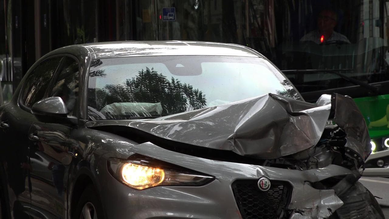 Incidente stradale per la scorta di La Russa: lo scontro a Milano con un'autopompa dei vigili