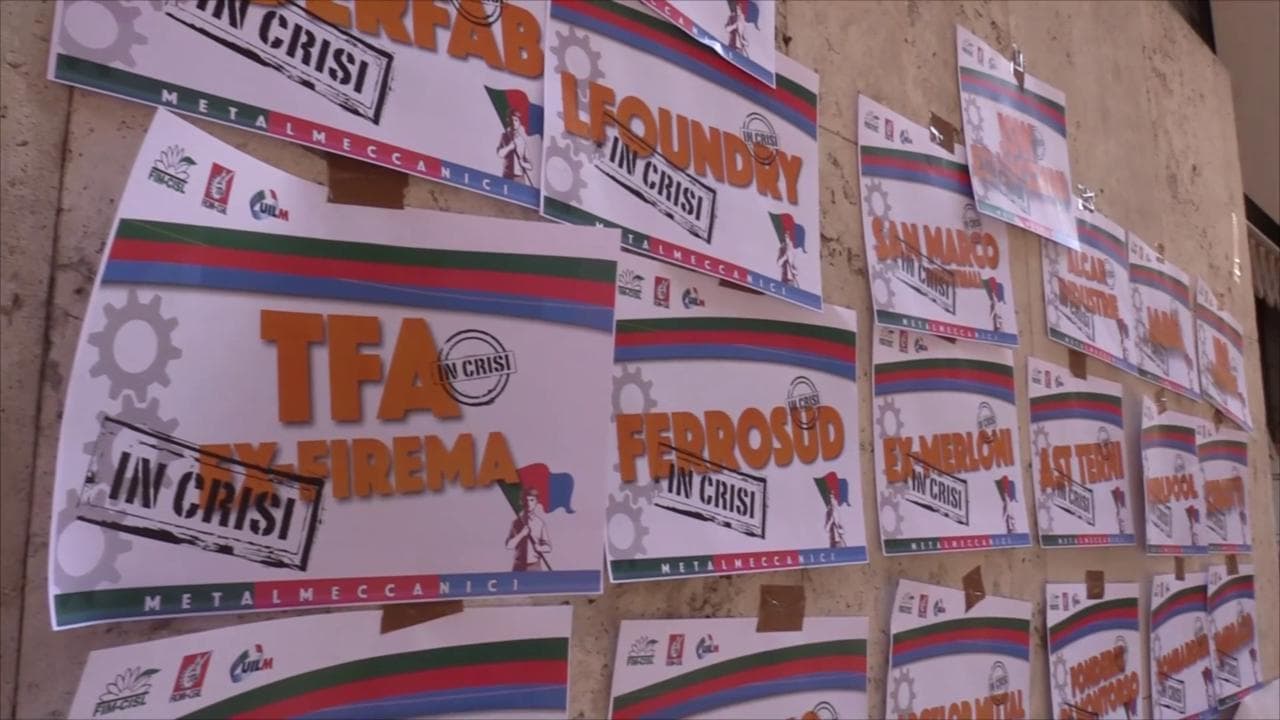 Economia, le crisi aziendali assediano il Mise: "Governo non si occupi solo del Recovery Plan"