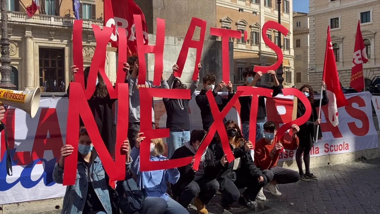 Scuola, a Montecitorio la protesta contro la Dad: "In un anno non è cambiato nulla"