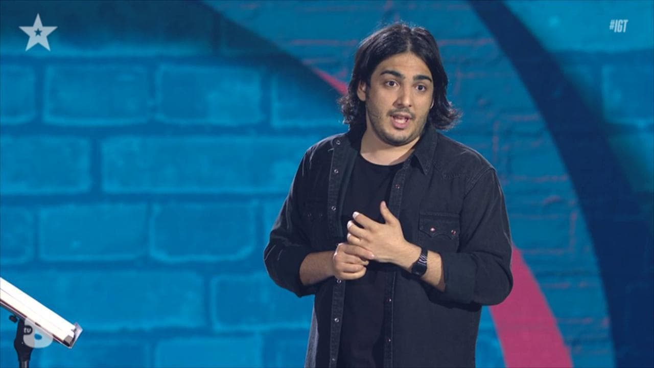 Italia's got talent, il comico comasco Max Angioni recita il primo miracolo di Gesù in napoletano