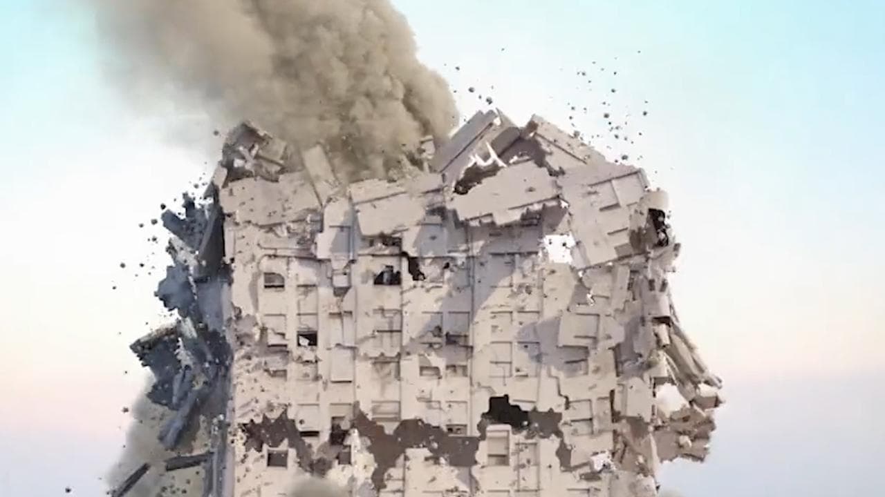 Lo spot del candidato sindaco di Buenos Aires: l'edificio con il murale di Evita Perón esplode