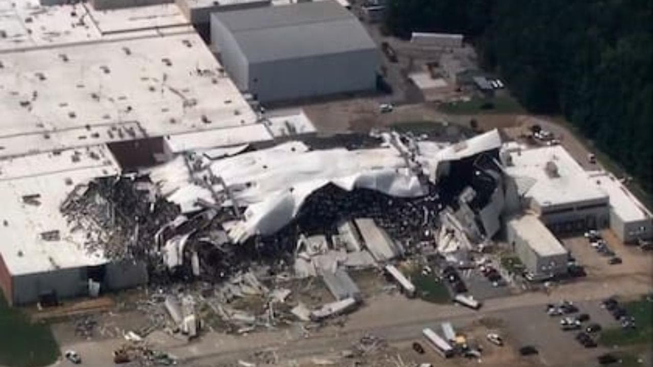 Tornado a 240km orari distrugge una fabbrica Pfizer, minacciate le scorte per ospedali e farmacie