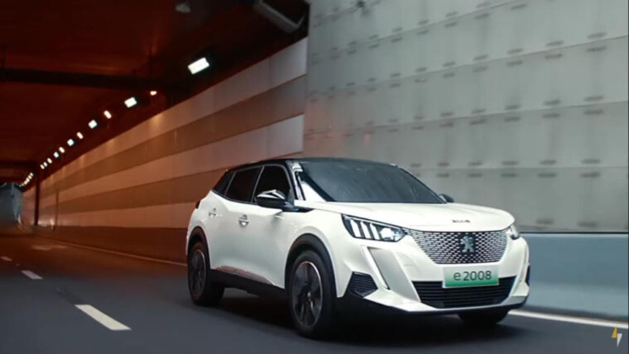 Peugeot e-2008, il futuro Peugeot è servito
