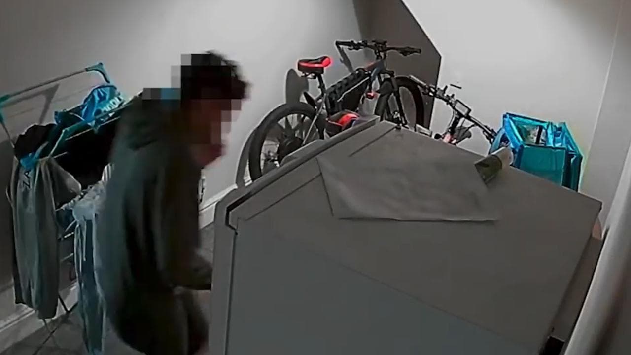 Le batterie delle bici elettriche sono sicure? L'episodio spaventoso mentre è in carica a casa