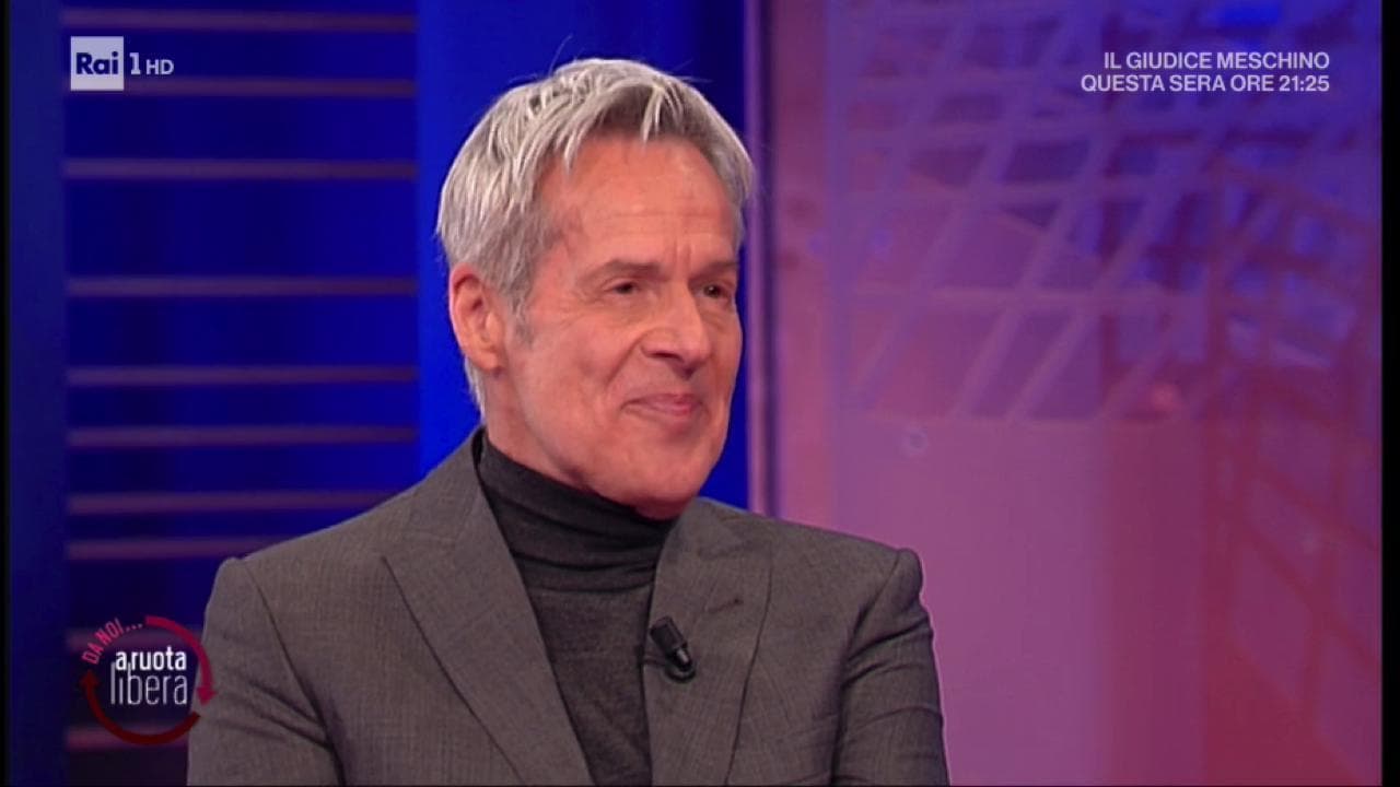 Baglioni svela come ha imparato a cantare: "Sul treno, da piccolo: coprivo il verso degli animali"