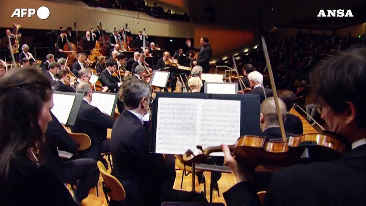 La Filarmonica di Berlino riapre con un concerto di prova e tamponi obbligatori all'ingresso