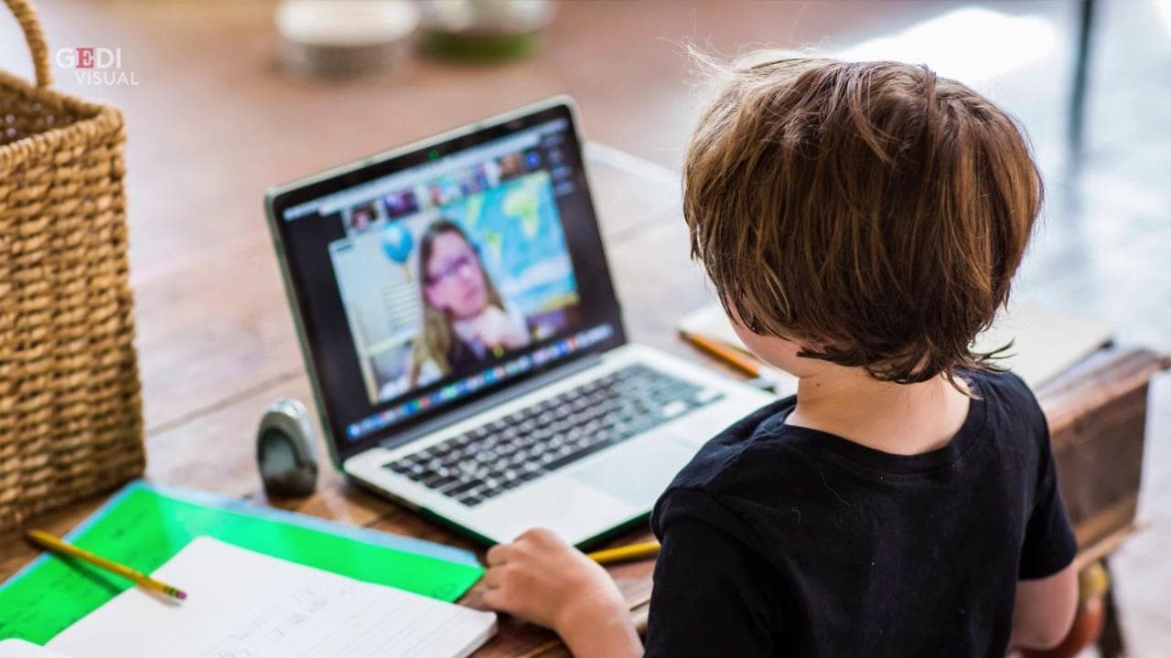 Come coinvolgere i ragazzi in Dad: i consigli per genitori e insegnanti