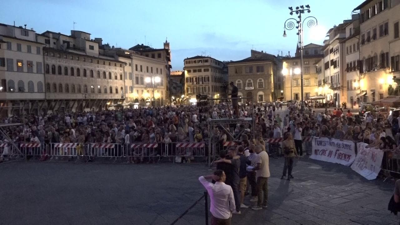 "Dammi un bacino", Firenze ricorda Francesco Nuti in piazza a un mese dalla scomparsa